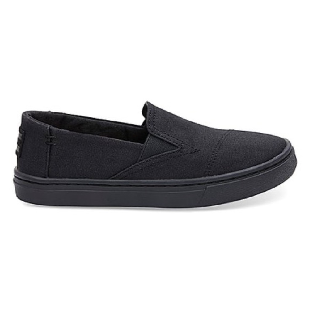 Toms Women’s 5.5 canvas shoes New with Tags